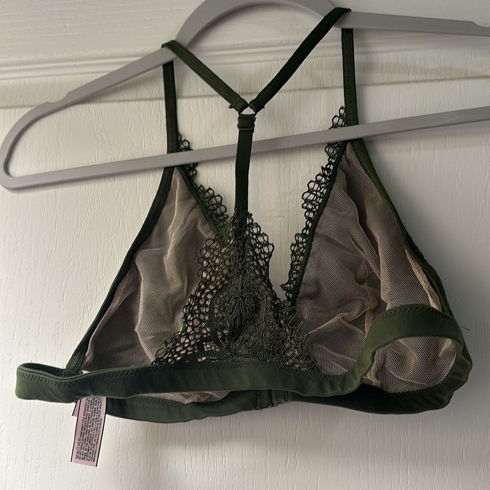 Victoria’s Secret front clasp bralette - Picture 2 of 3